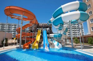 Ramada Resort in Lara glijbanen en zwembad